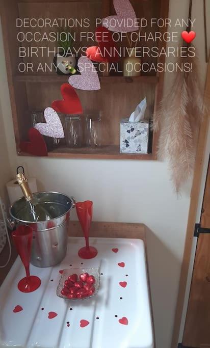 Gwalchmai Anglesey New Modern Shepherds Hut With Spa Hot Tub מראה חיצוני תמונה